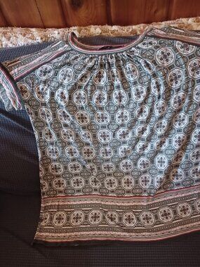 Cold shoulder top